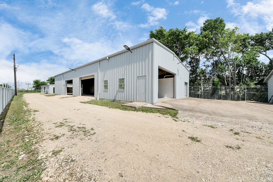 More Photos Of 12024 Alief Clodine Rd, Houston Light Distribution For Sale