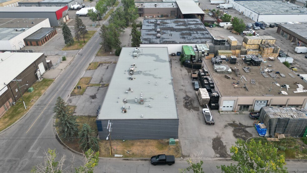 More Photos Of 4116 64 Av SE, Calgary Industrial For Sale
