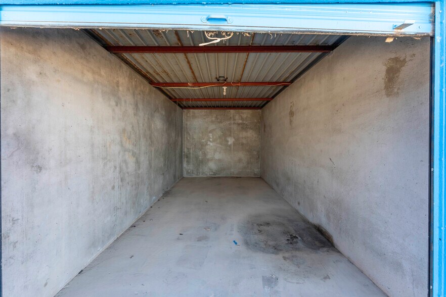 More Photos Of 1065 Market Hts, New Braunfels Self Storage For Sale