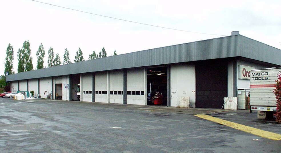 More Photos Of 811 SW Grady Way, Renton Service For Lease