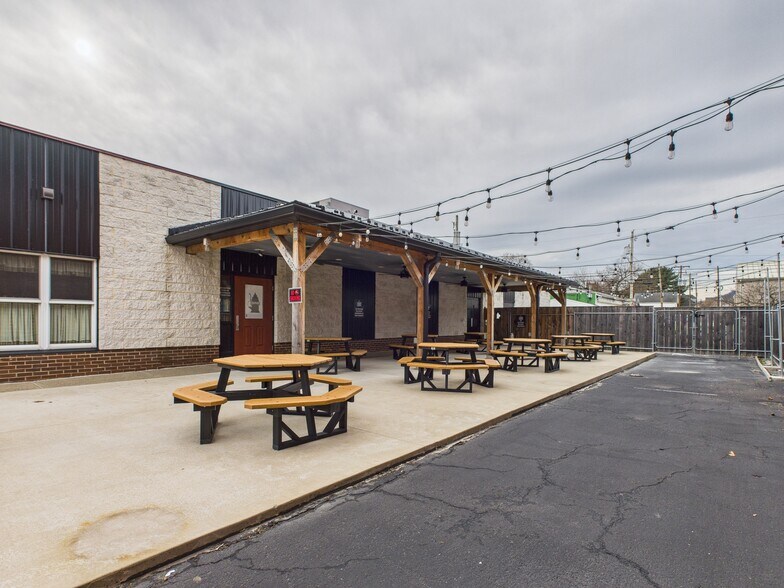 More Photos Of 913 Arch St, Williamsport Restaurant For Sale