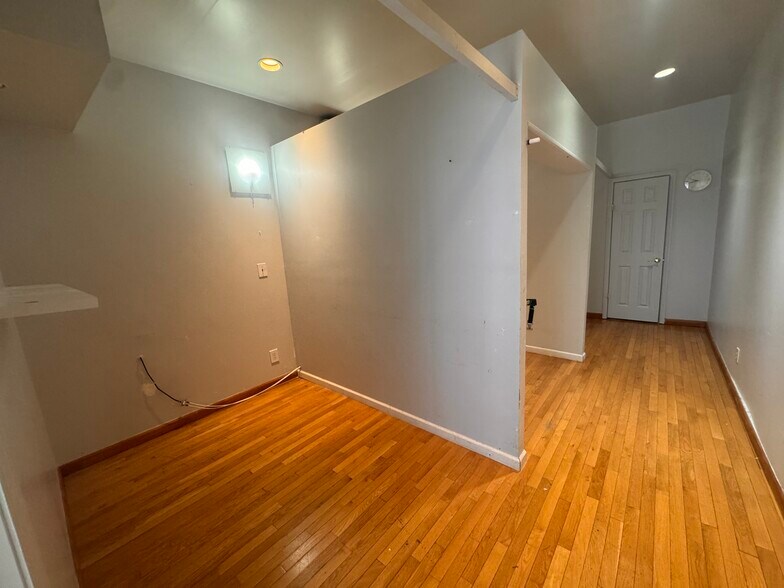 More Photos Of 36-15 164th St, Flushing Storefront Retail Office For Lease