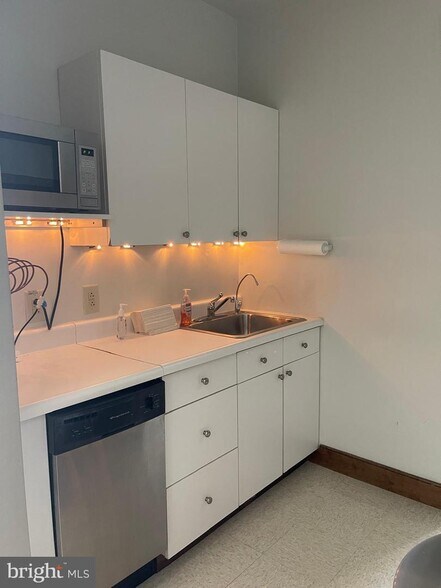 More Photos Of 106 York Rd, Jenkintown Office Residential For Sale