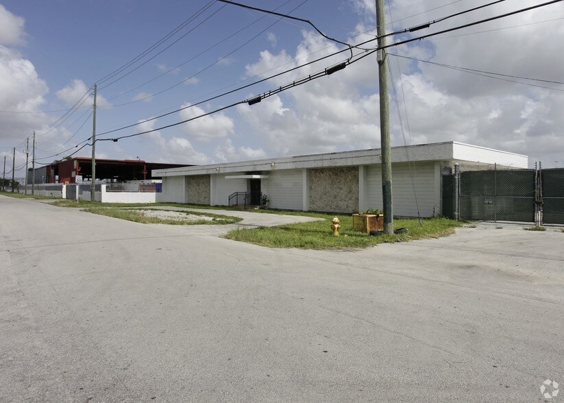 More Photos Of 1001 NW 72nd St, Miami Warehouse For Lease