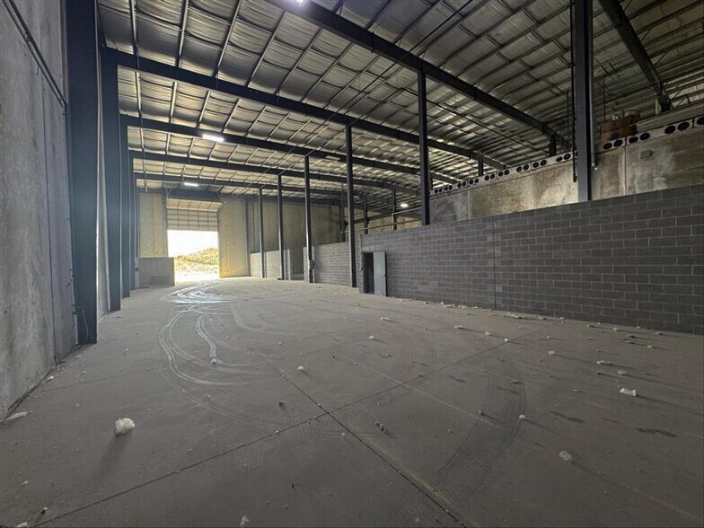 More Photos Of 16565 River Rd, Noblesville Distribution For Lease