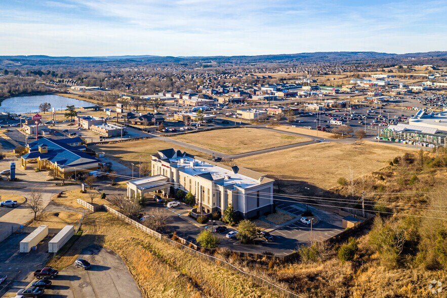 More Photos Of 1916 N 6th St, Van Buren Hotel For Sale