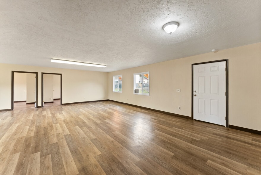 More Photos Of 132 NE Rifle Range St, Roseburg Apartments For Sale