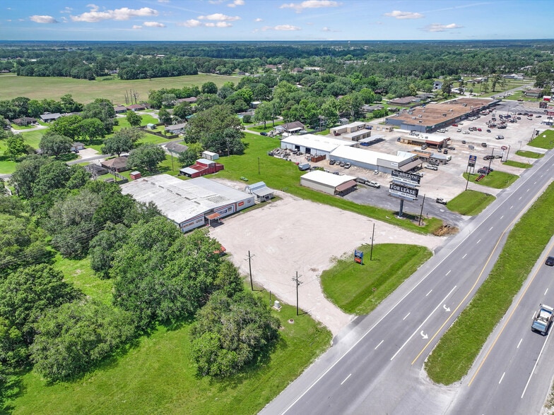 More Photos Of 1440 Gulfway Dr, Winnie Showroom For Sale