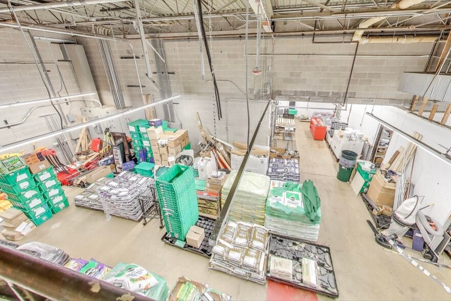 More Photos Of 675 W Golf Rd, Hoffman Estates Storefront For Lease