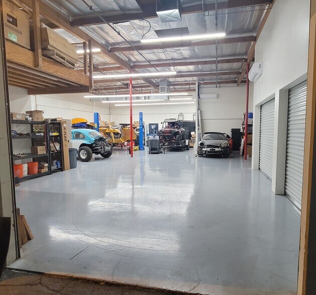 More Photos Of 2346 E University Dr, Phoenix Warehouse For Sale