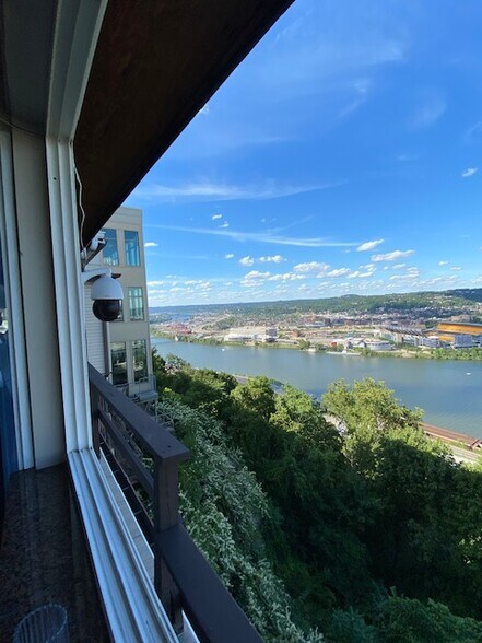 More Photos Of 1200 Grandview Ave, Pittsburgh Restaurant For Sale