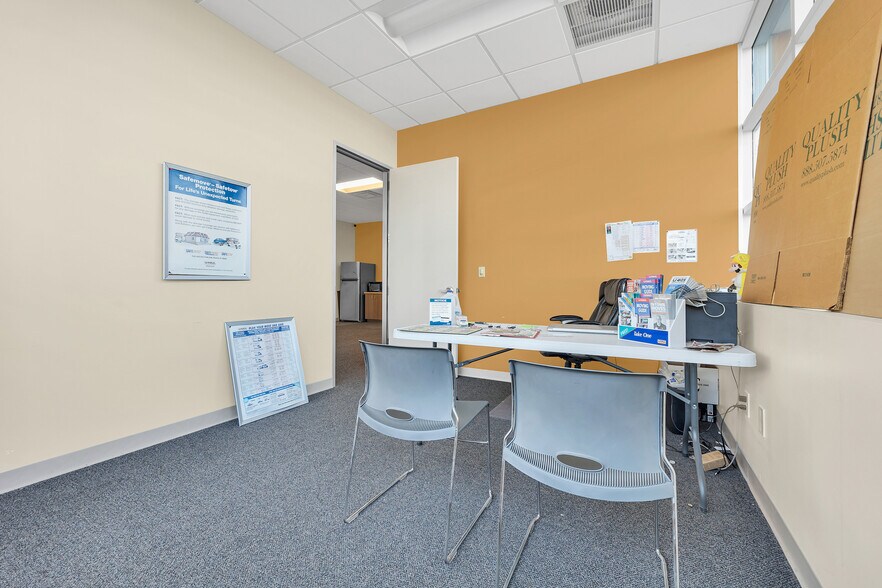 More Photos Of 23320 N 18th Dr, Phoenix Warehouse For Sale