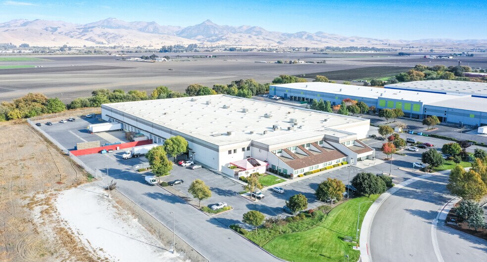 Primary Photo Of 2451 Bert Dr, Hollister Distribution For Lease