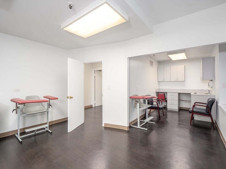 More Photos Of 251 W 19th St, New York Apartments For Sale