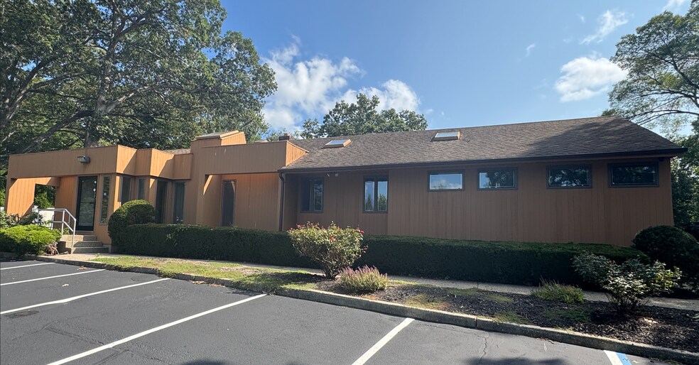 Primary Photo Of 335 Terry Rd, Smithtown Medical For Lease