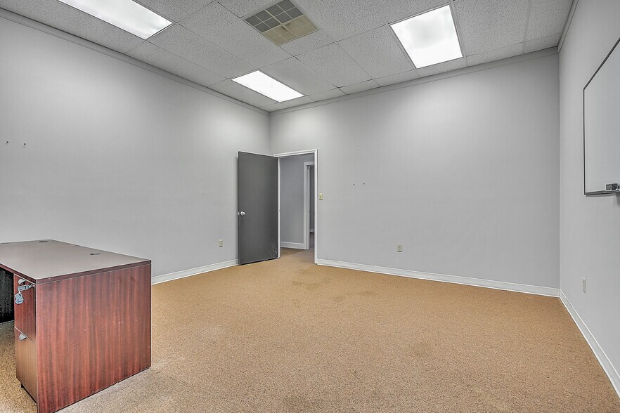 More Photos Of 10376 Wallace Alley St, Kingsport Office For Lease