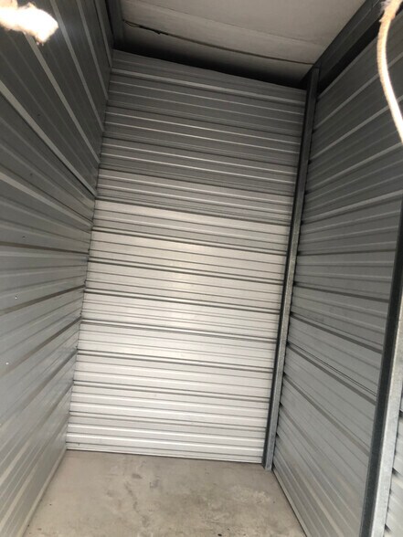 More Photos Of 2560 Old Route 5, Camdenton Self Storage For Sale