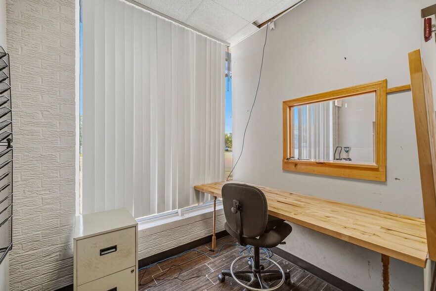 More Photos Of 4519 Military Rd, Niagara Falls Medical For Lease