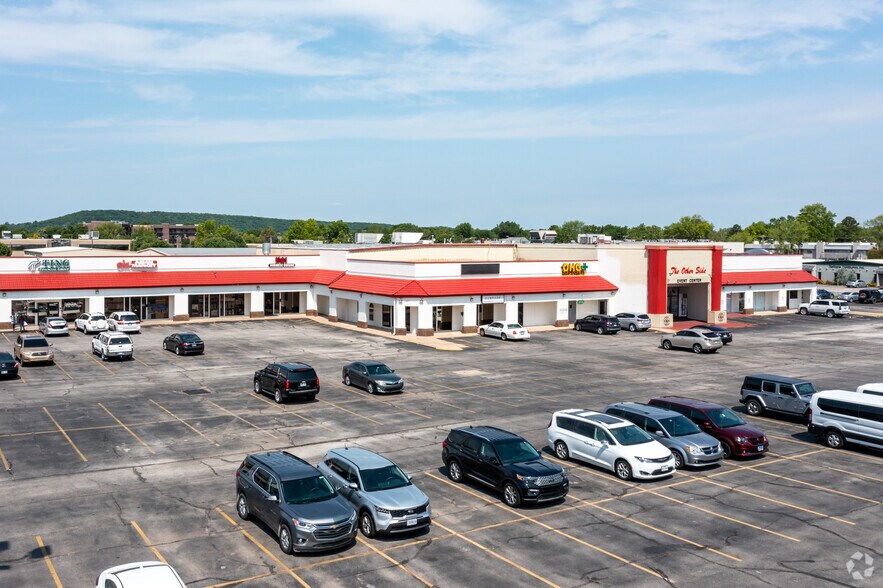 More Photos Of 6900-6952 S Lewis Ave, Tulsa Unknown For Lease