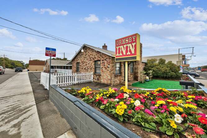 Primary Photo Of 1515 N Carson St, Carson City Hotel For Sale