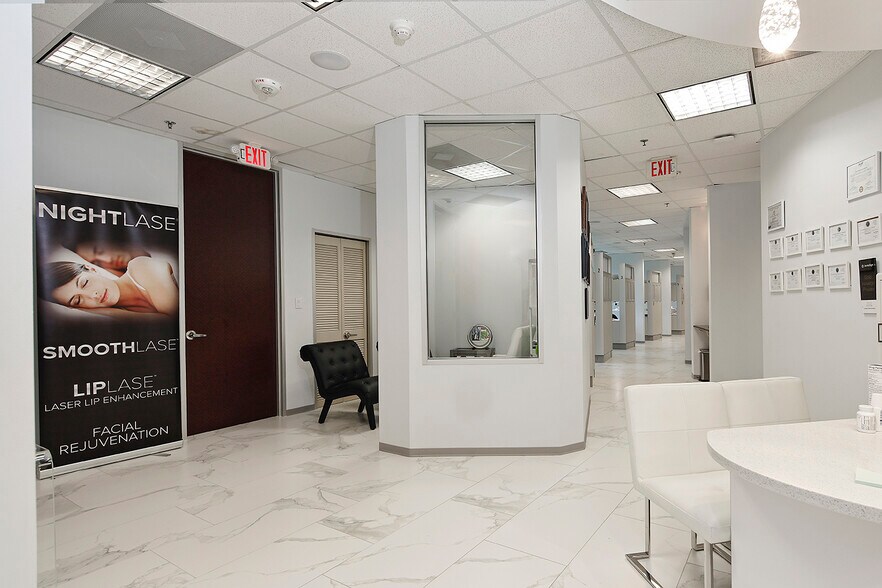 More Photos Of 114 Vision Park Blvd, Shenandoah Office For Sale