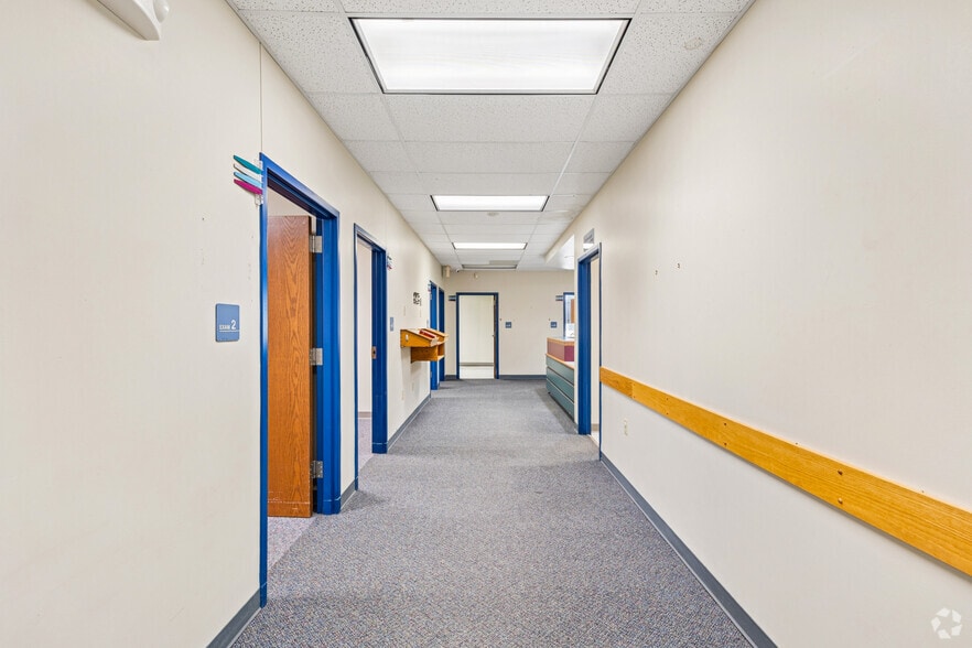 More Photos Of 1709 S Rock Rd, Wichita Medical For Sale
