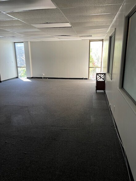 More Photos Of 551 W Crowther Ave, Placentia Warehouse For Sale