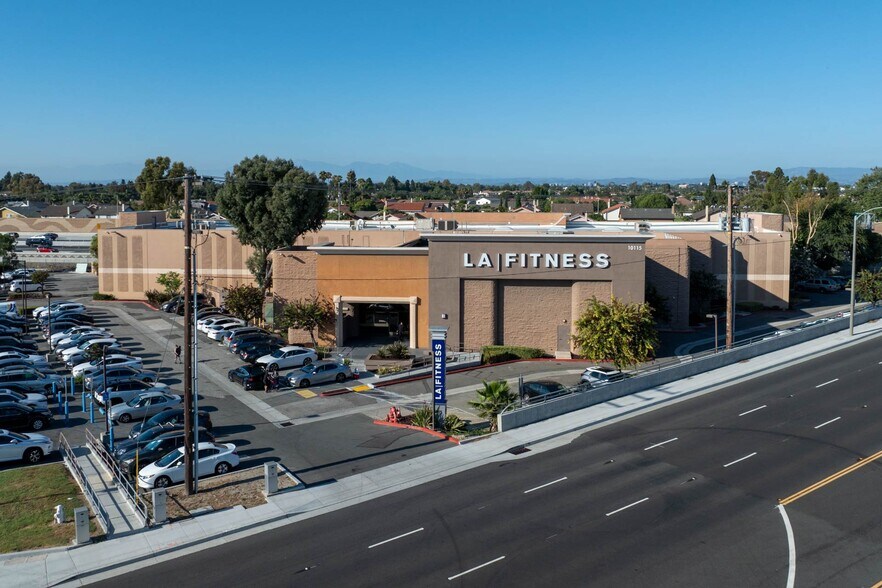 More Photos Of 10115 Talbert Ave, Fountain Valley Freestanding For Sale