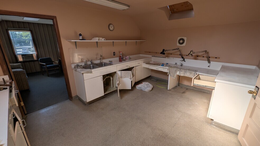 More Photos Of 1201 Lincolnway W, Mishawaka Medical For Sale