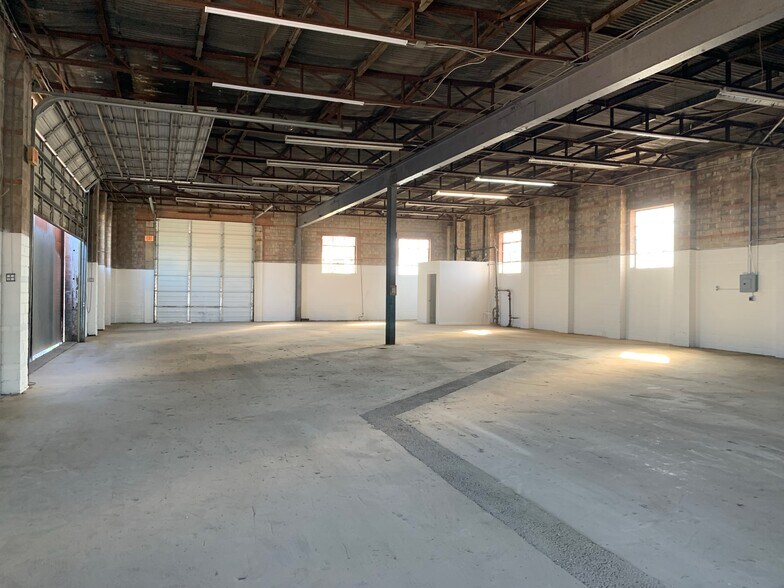 More Photos Of 1938 Singleton Blvd, Dallas Light Distribution For Lease