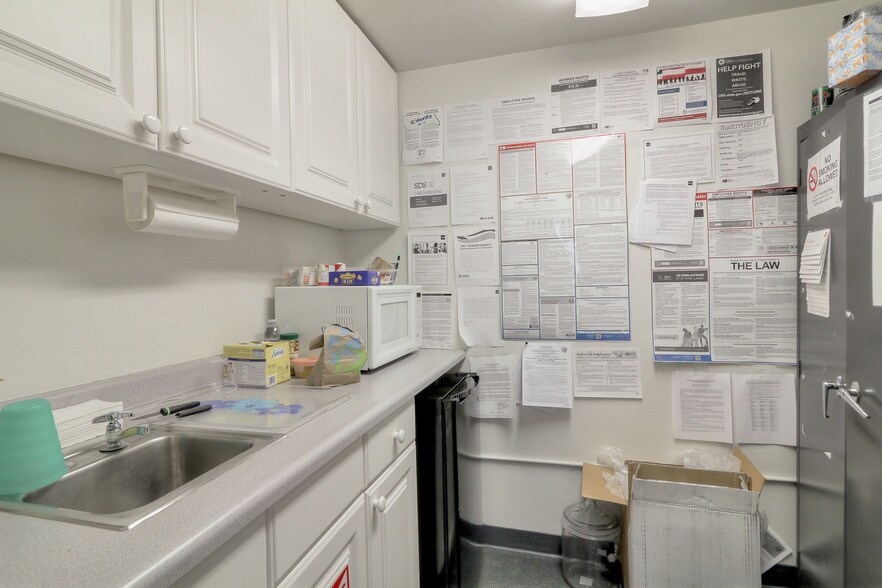 More Photos Of 449-455 San Benito St, Hollister Storefront Retail Office For Lease