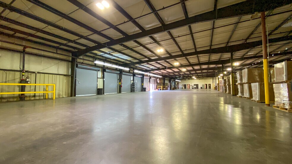 More Photos Of 546 Harvey Faulk Rd, Sanford Warehouse For Lease