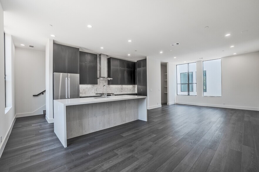 More Photos Of 4322 Roseland Ave, Dallas Apartments For Sale