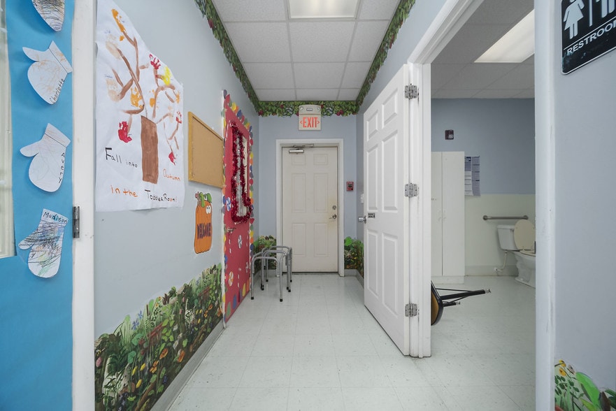 More Photos Of 116 Corporate Dr, Elizabeth City Schools For Sale