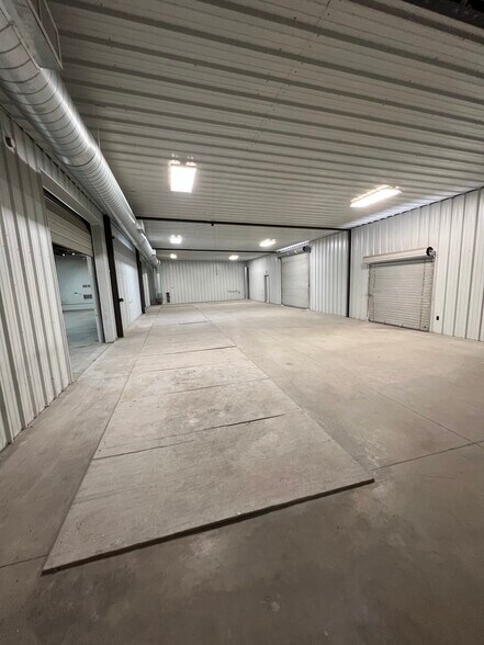 More Photos Of 10100 Hicks Field Rd, Fort Worth Warehouse For Lease
