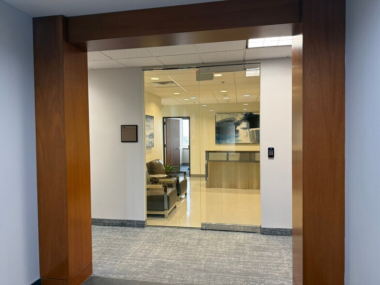 More Photos Of 4100 International Plz, Fort Worth Office For Lease