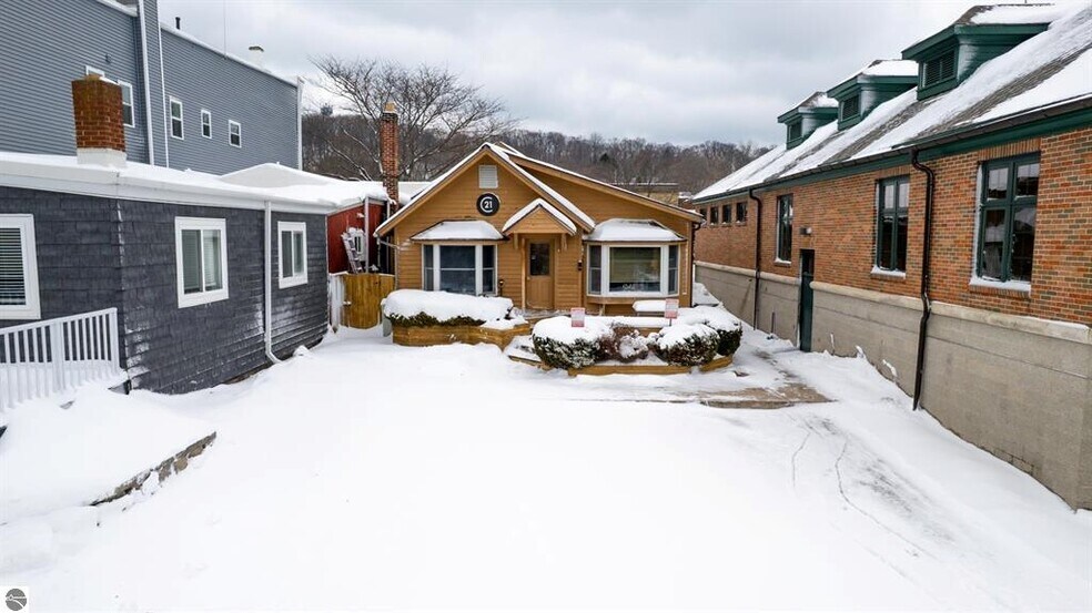 More Photos Of 408 Main St, Frankfort Office For Sale