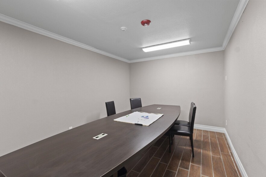 More Photos Of 1610 W Park Ave, Orange Service Station For Sale