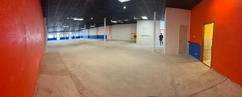 More Photos Of 138 Live Oak St, Marlin Storefront Retail Office For Sale