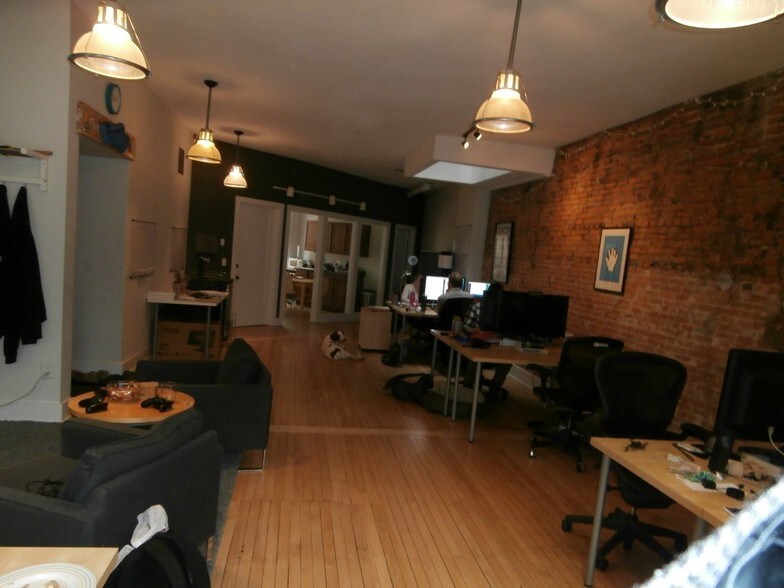 More Photos Of 104 King St, Madison Storefront Retail Office For Lease