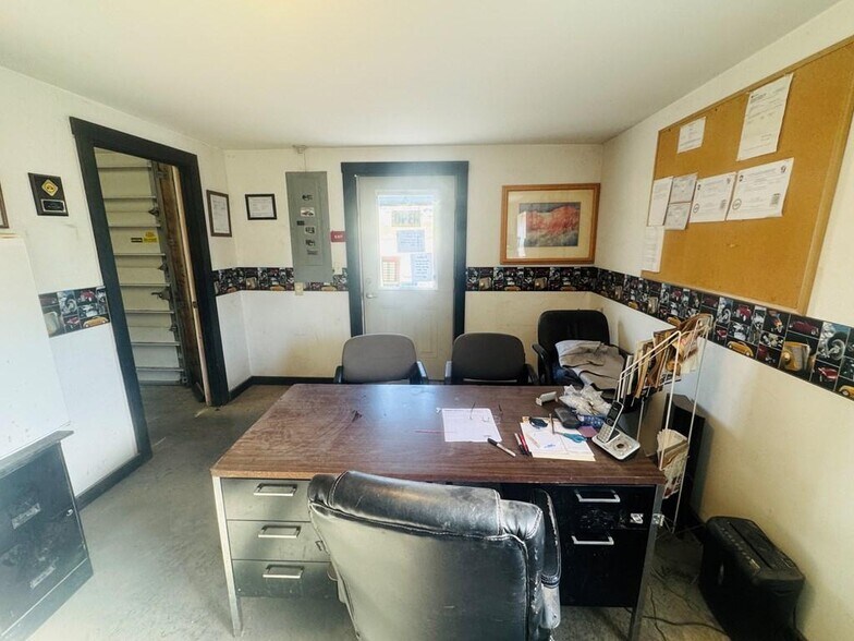 More Photos Of 4821 Berwick Tpke, Columbia Cross Roads General Retail For Lease