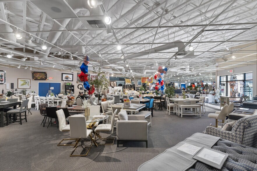 More Photos Of , Las Vegas General Retail For Sale