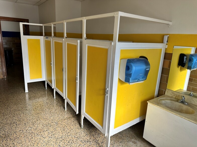 More Photos Of 210 W 7th Ave, Ashland Schools For Sale