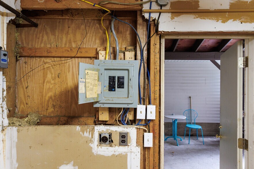 More Photos Of 144 S Main St, Brooklyn Medical For Lease