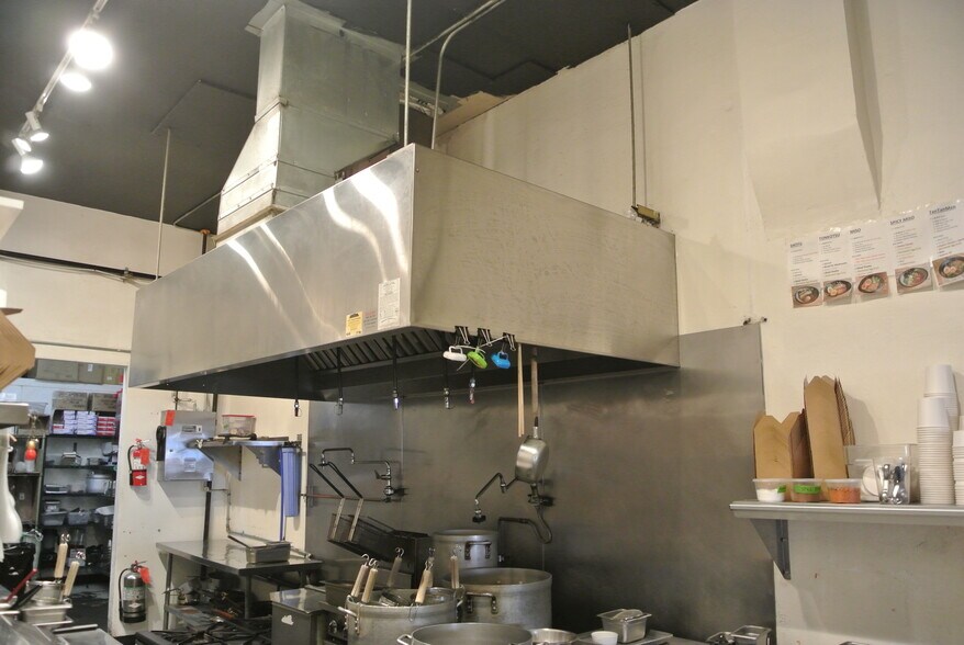 More Photos Of 127-131 N Grand Ave, Pullman General Retail For Sale