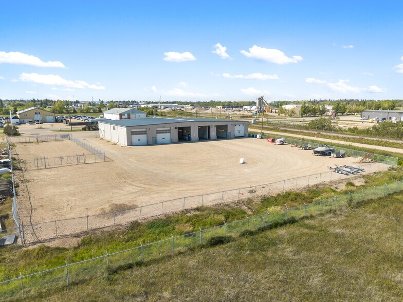 More Photos Of 4807 40 Av, Lloydminster Warehouse For Lease