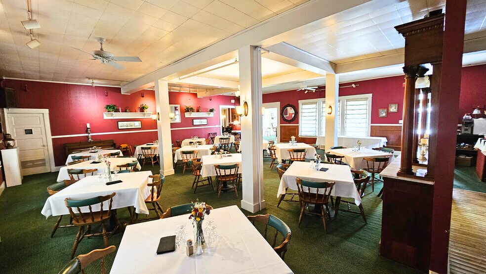 More Photos Of 40 Common St, Chester Hotel For Sale