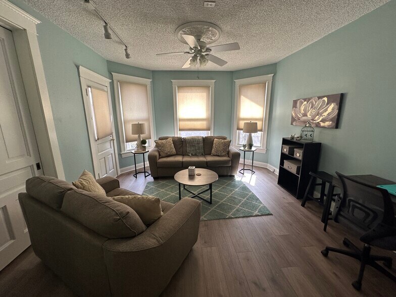 More Photos Of 121 N Washington St, Naperville Medical For Sale