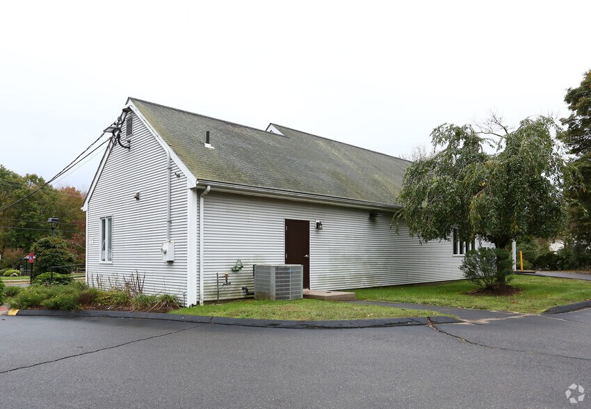 More Photos Of 9 Water St, Chester Bank For Lease