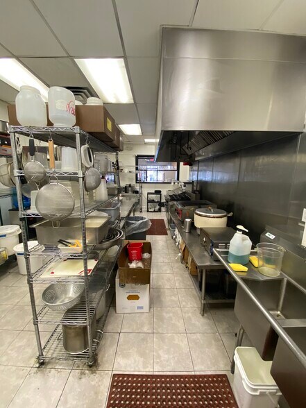 More Photos Of 3756 W Avenue 40, Los Angeles Storefront For Lease